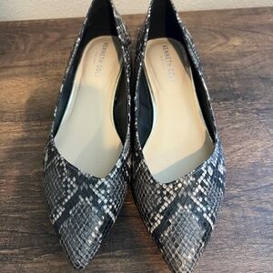 Kenneth Cole NY Women's Camilia Ballet Flats Size 7.5 - Preowned Worn Once